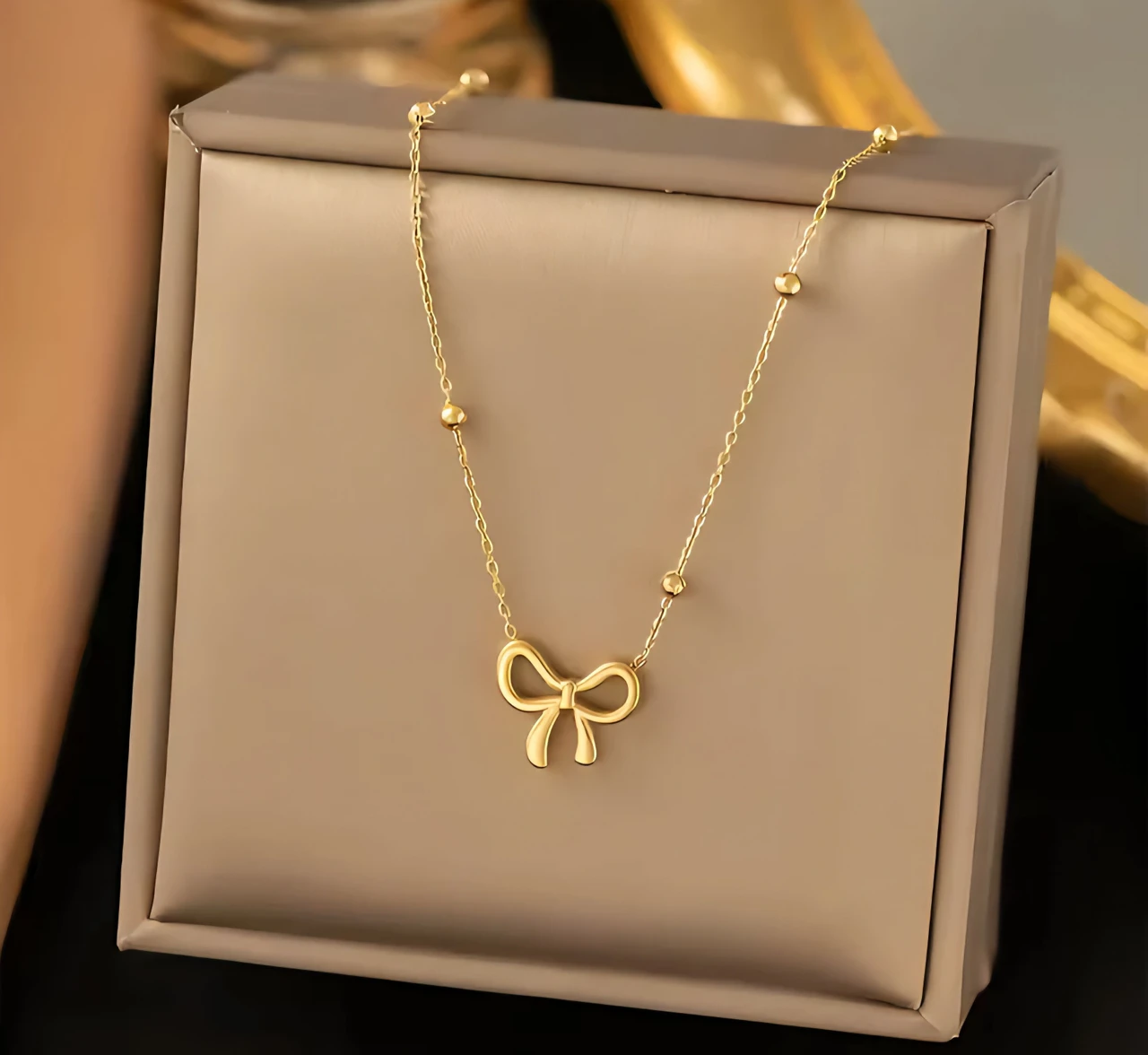 alinora jewels Elegant Gold Bow Pendant Necklace for Women Gold-plated Stainless Steel Pendant